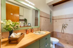 Charming 1-bed House in Stafylos - Image 3