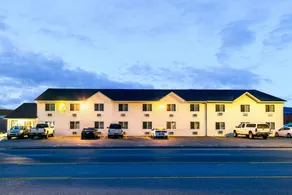 Super 8 by Wyndham Sheridan - Image 3