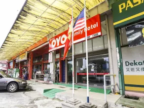 OYO 89615 T Family Hotel - Image 4
