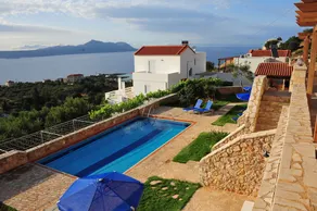 Elicriso Villa - Image 2