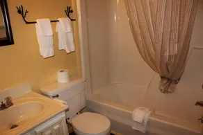 Double B Lodge - Image 3