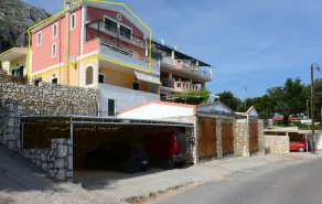 Sarakinos Apartments - Image 4