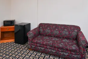 Americas Best Value Inn Moline - Image 3