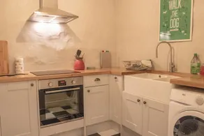 2 Bedroom Apartment in Stockbridge - Image 2
