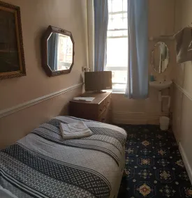 Oakley Hotel - Image 3