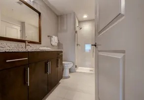 Global Luxury Suites at Harbor East - Image 4