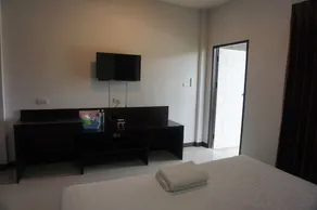 Baan Nongnooch Hotel - Image 2
