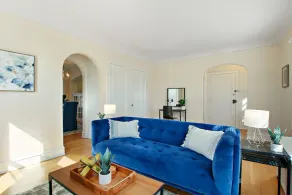 1-Bedroom Nice Apartment in Skokie - Image 2