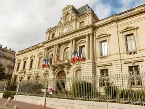COMEDIE Esplanade PARKING GRATUIT - Image 2