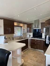 Impeccable 3-bed Lodge in Budleigh Salterton - Image 2