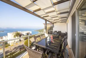 Sleek Flat With Private Beach and View in Milas - Image 5