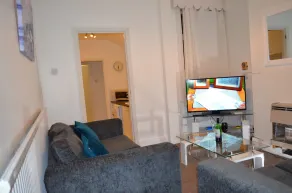 People Boxes Apartments - 74 Highbury - Image 2