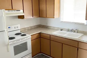 Modern, Homey 2-bedroom in Toledo - Image 3