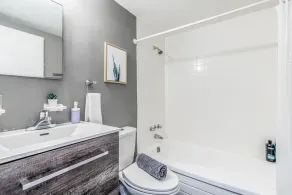 Bright Cozy 1BR apt With Netflix - Near Downtown - Image 4