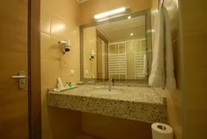 Serace Hotel - Image 3
