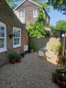 Stunning Coach House Apartment in Walmer Deal - Image 3