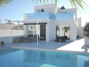 Luxury Villa in San Fulgencio With Private Pool - Image 3