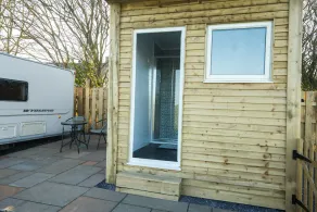 Charming 1-bed House in Holyhead - Image 4