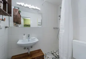Stay in Style! City Center deluxe flat - Image 4