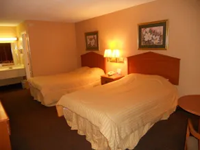 Relax Inn Grenada - Image 2