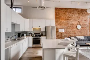 Industrial Design Flat Historic Loft Heart of Lohi - Image 4