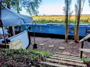 Narrowboat With Hot Tub, Spa, Cruising And More - Image 4