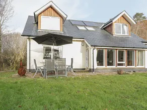 Marine Cottage - Image 3