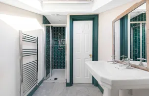 Green Retreat On Askew Crescent - Image 5