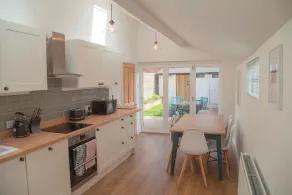 The Old Post Office - Bright & Modern 4BDR Townhouse with Private Garden - Image 5