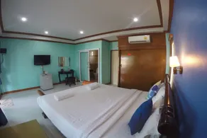 Baan Virog Koh Larn - Image 2
