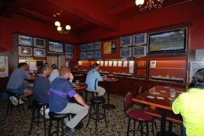 Captain Cook Hotel Botany - Image 5