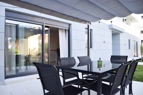 Beachfront - 2 Bedrooms - 4 Guests - Barbecue - Image 3
