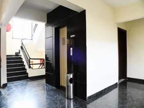 Hotel Ornate by OYO Rooms - Image 5