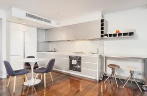 SH147 Sleek Split Level 2BR Surry Hills - Image 5