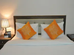 Season 4 by OYO Rooms - Image 2