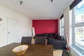 NEW Superb 2BD Flat Near Centre in Bermondsey - Image 5