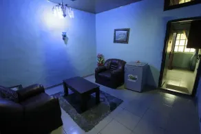 Oyins Holiday Inn - Image 4
