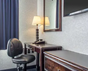 Paramount Inn - Image 2