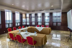 Airport Golden Tulip Hotel - Image 3