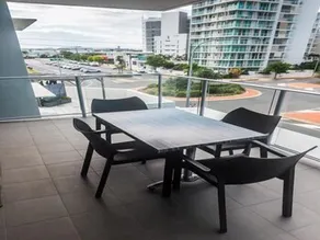 Airtrip Apartments on River Street - Image 2