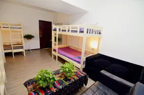 Broncos Youth Hostel - Image 2