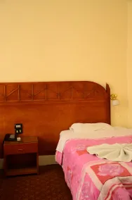Louris Inn - Image 3