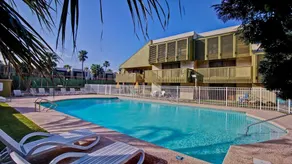 112 - 1 Br Condo - Image 2
