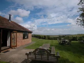 Superb Holiday Home in Broad Street Kent With Graden - Image 3