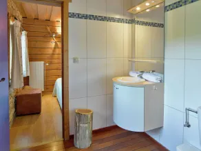 Luxurious Holiday Home in Stoumont with Pool & Bar - Image 5