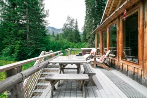 Far and Away Cabin - Image 3
