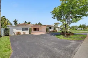 Just Listed! Newly Remodeled 3/2 Pool Home 3 Bedroom Home by Redawning - Image 5