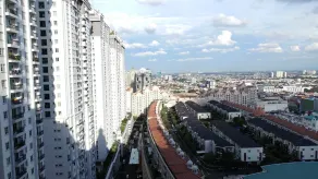Penthouse Level Apartment At Mall Of Indonesia (MOI) Gading - Image 3