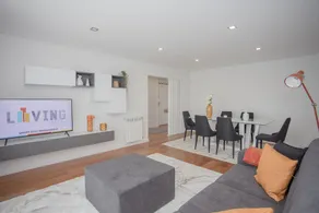 Liiiving Luxury River View Apartment III - Image 5