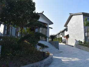 Yangshuo Mountain Top Retreat - Image 5